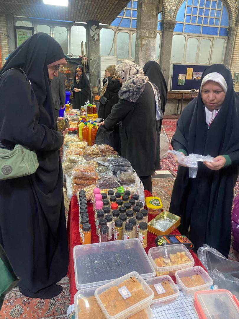 برگزاری بازارچه کارآفرینی و توانمندسازی زنان منطقه 11